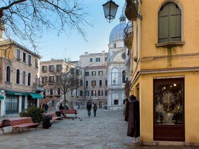 Hotel Mezzo Pozzo in the Center of Venice